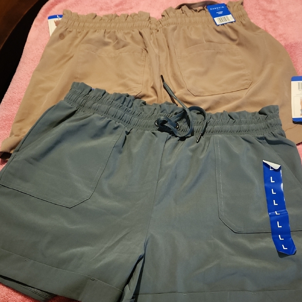 Danskin Women's Bike Shorts - Tan and Gray. - Picture 5 of 6